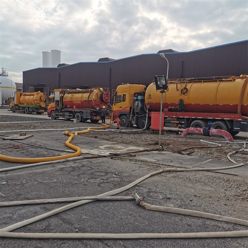 长宁污水池清理